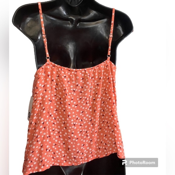Floral Twist Top Cami with adjustable straps - Picture 2 of 7